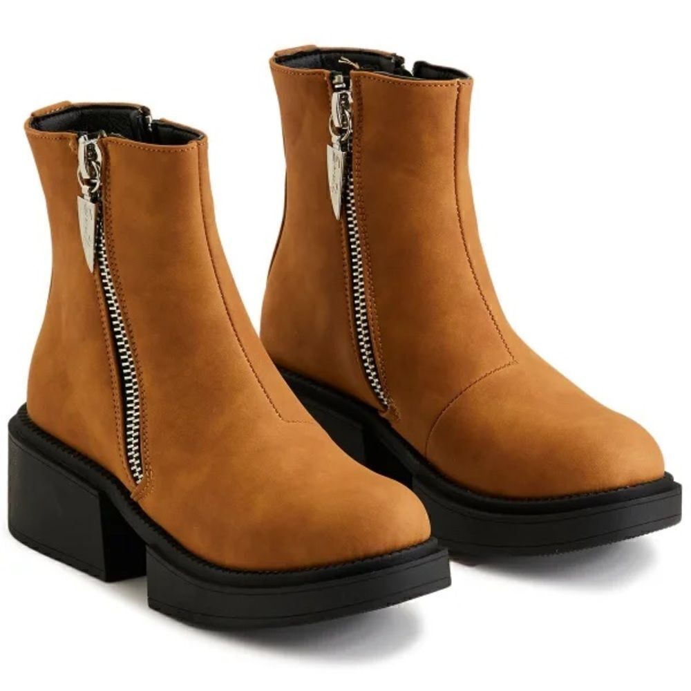 SEVEN7 Women's Vault Boots